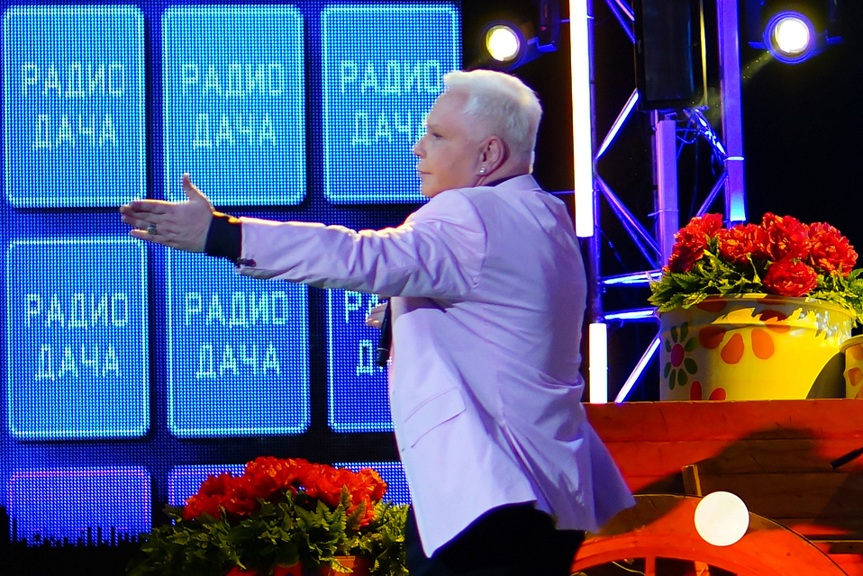 На фото - Борис Моисеев на концерте Disco Дача в 2015 году