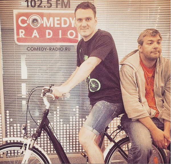 На фото - Максим Пешков и Евгений Рыбов были ведущими шоу Comedy Утро на Comedy Radio