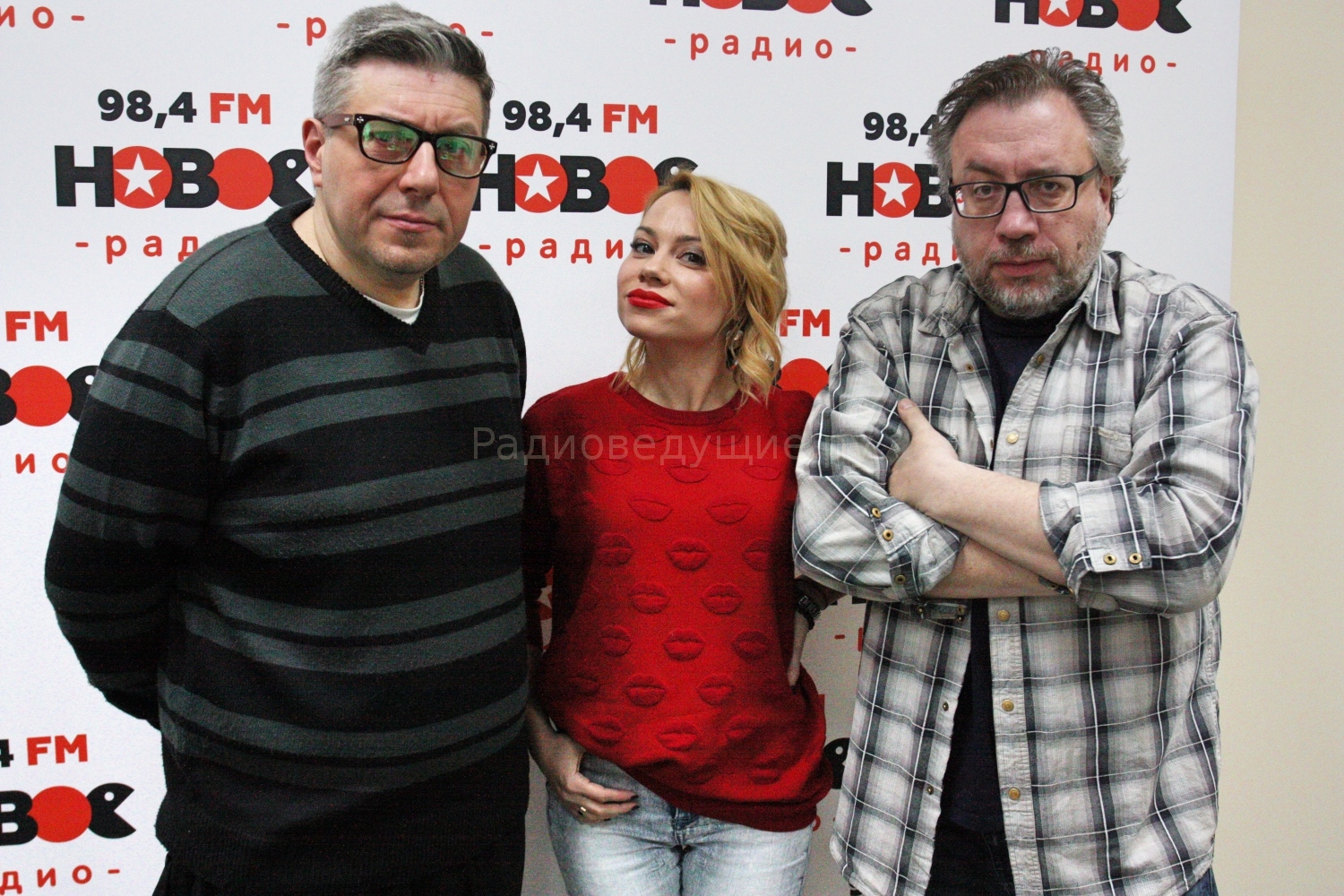 На фото - утреннее шоу STAR Перцы на Новом Радио - Сергей, Алиса и Вадим