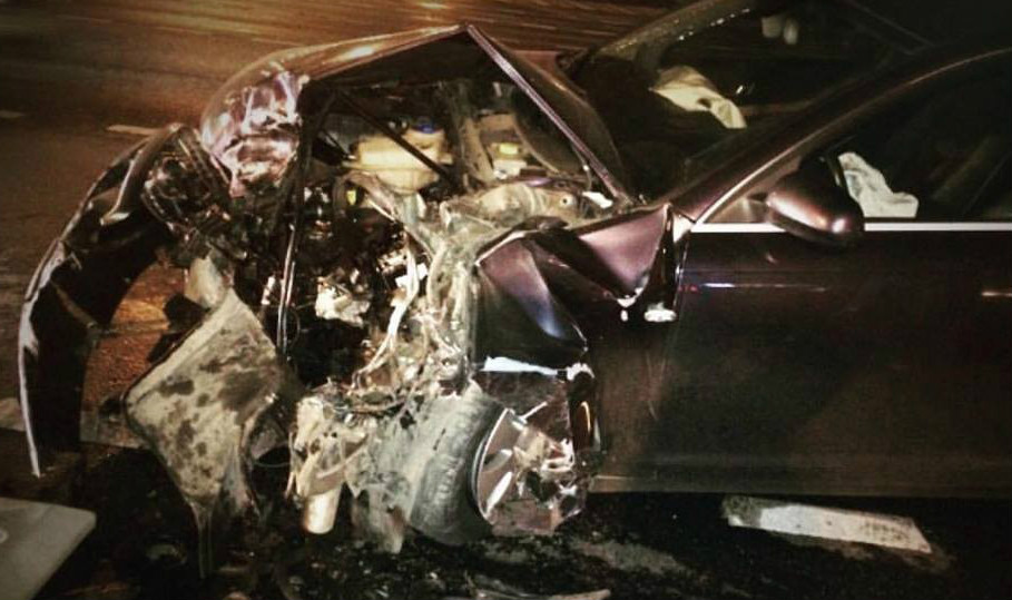 Машина Кости Михайлова после аварии в Москве