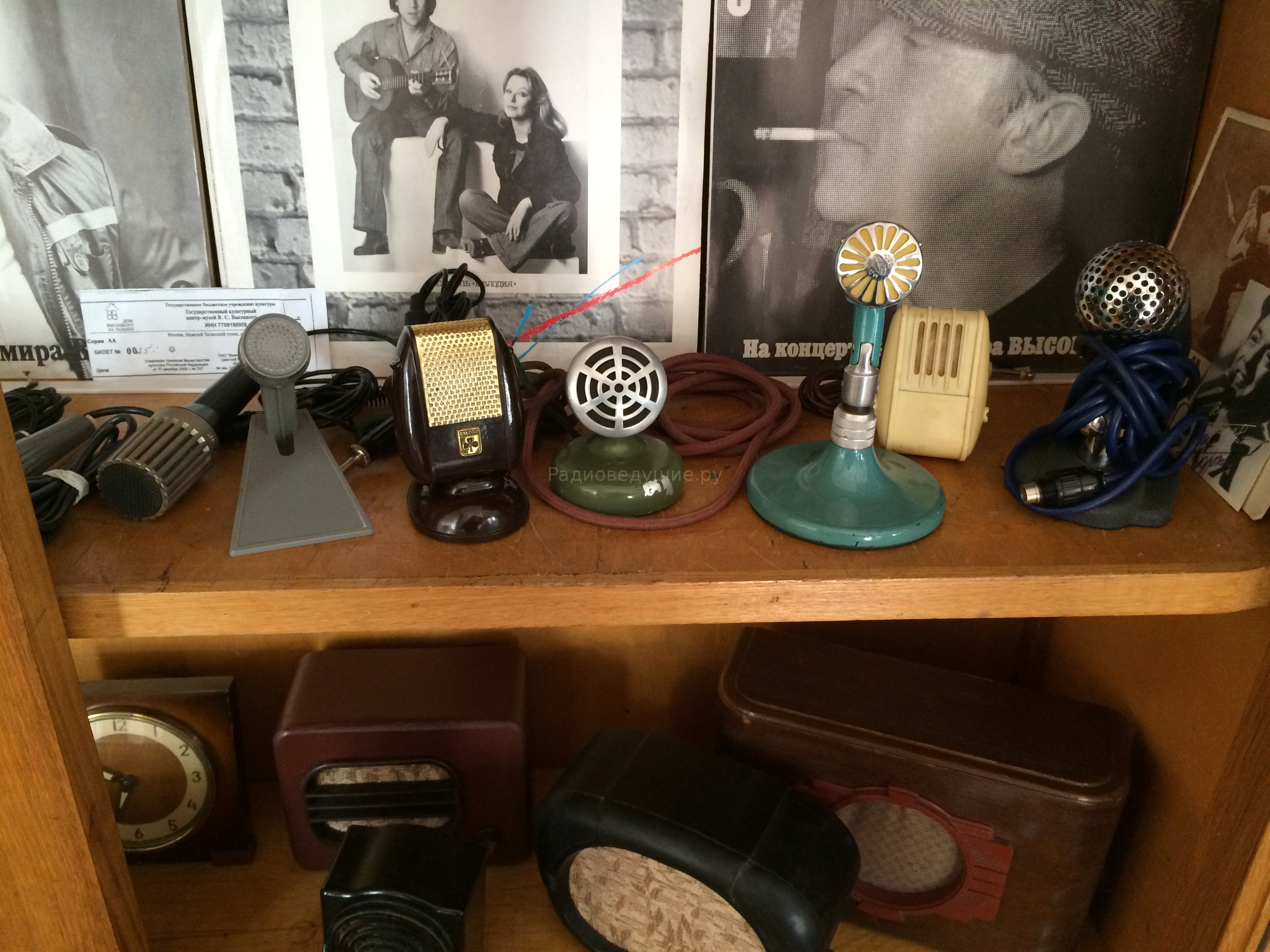 Раритетные микрофоны в музее радио